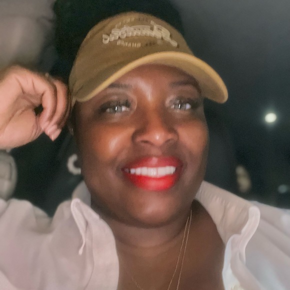 Meet your Posher, Nikki Todd 🎀ThePinkLadyHouse🎀 - Picture 8 of 13